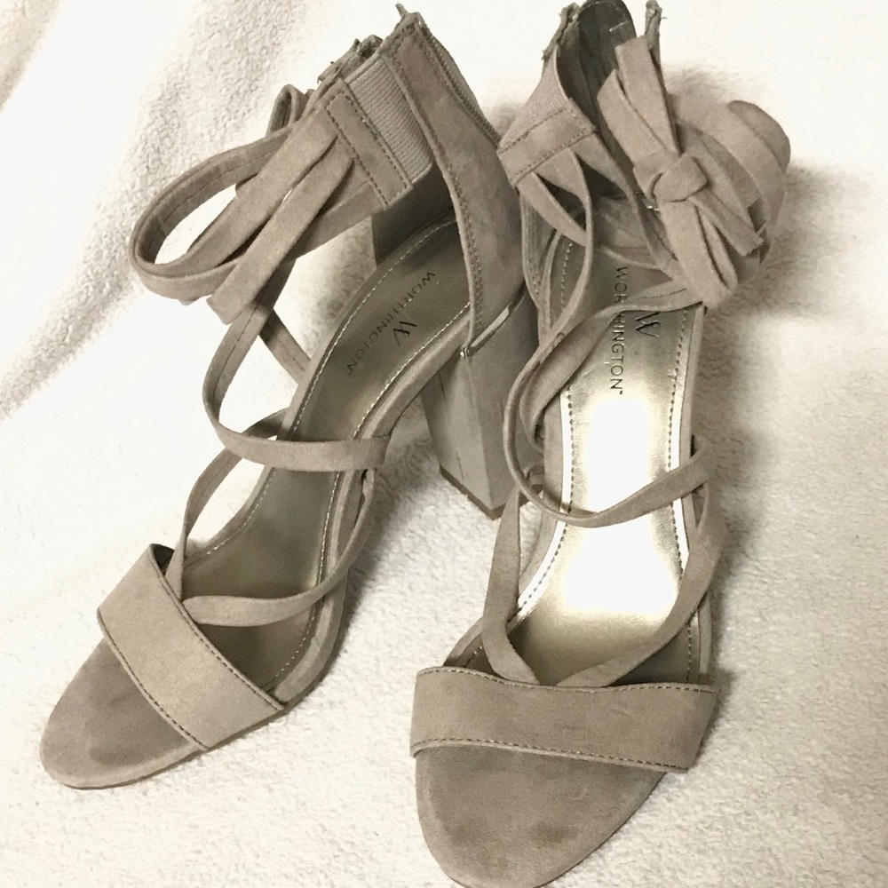 Shoes - Picture 2 of 6